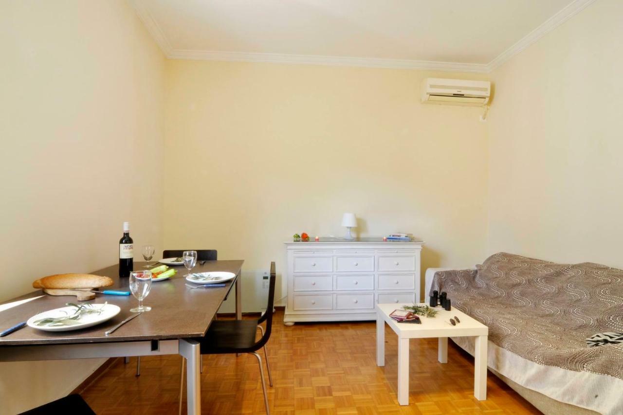 Historic Plaka Apartment เอเธนส์ ภายนอก รูปภาพ